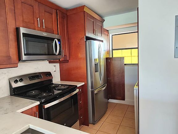 4th image of 10227 NW 9th Street Cir