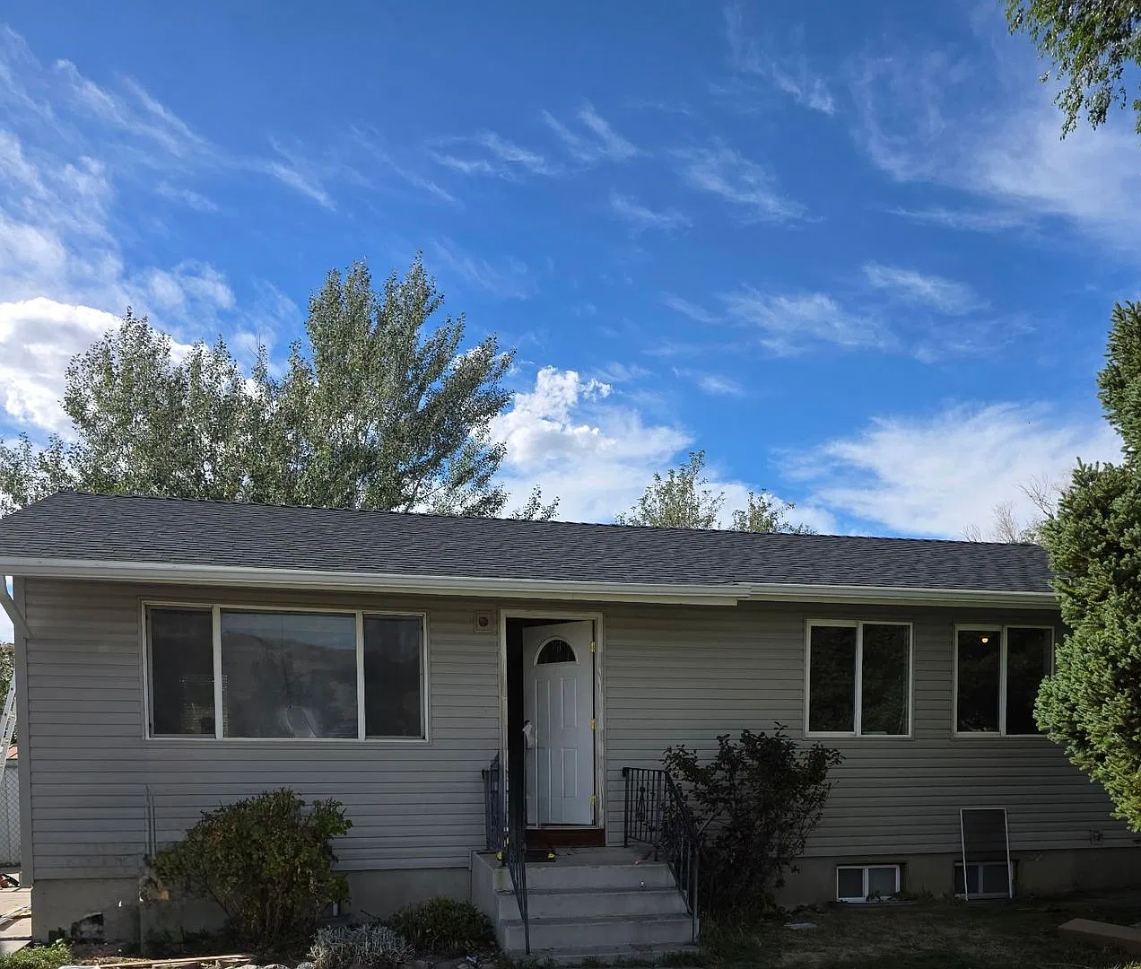 Awesome 5 Bed 2 Bath Home In Pocatello With Washer And Dryer Included — Photo 3