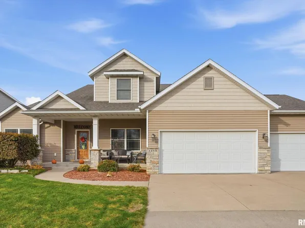 1103 Wild West Dr, Le Claire, IA 52753