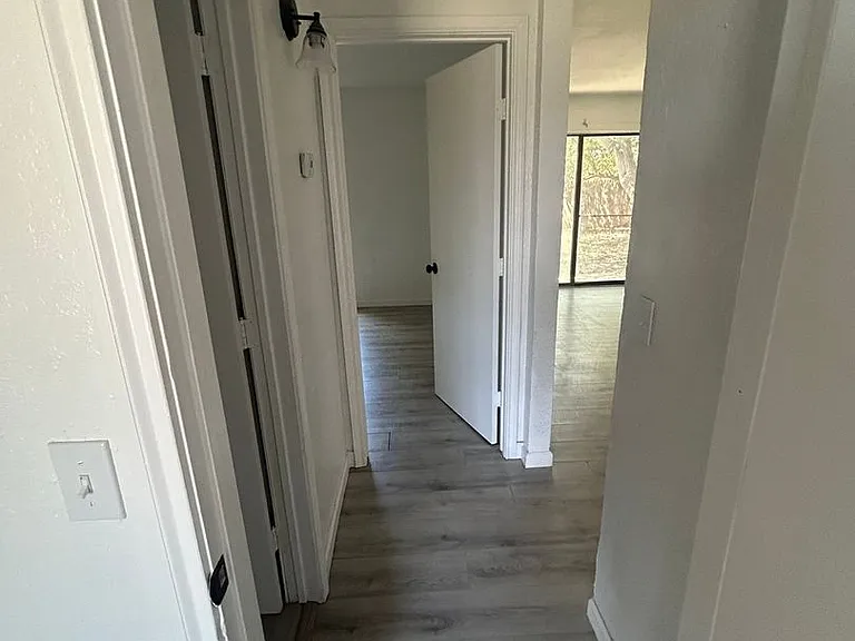 8216 Elkridge Ave — Photo 5