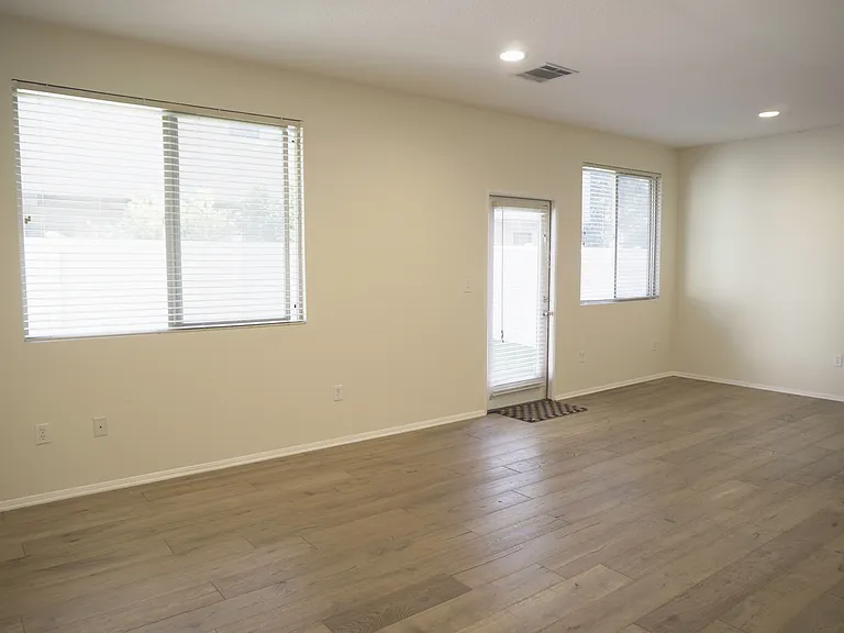14356 Gilmore St — Photo 5