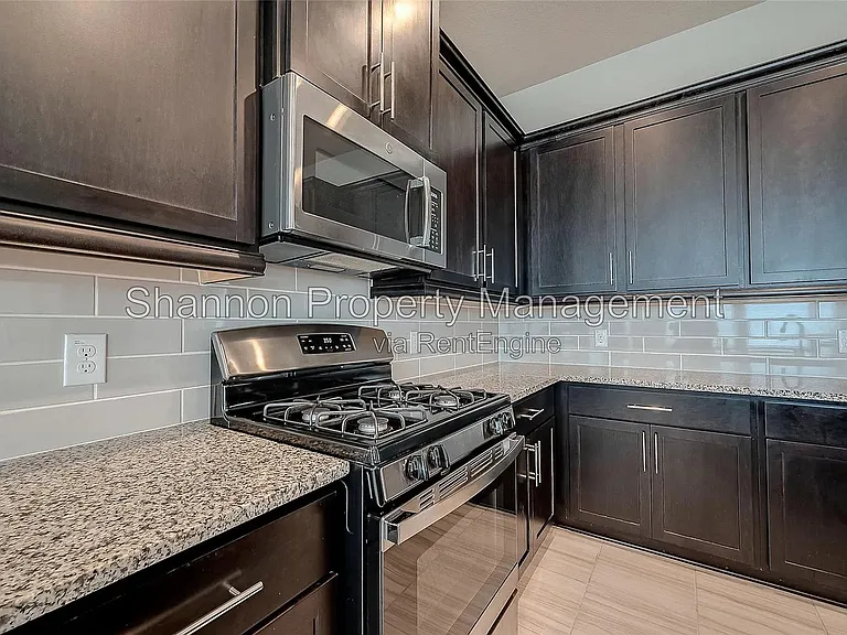 2559 Terrace Point Dr — Photo 13