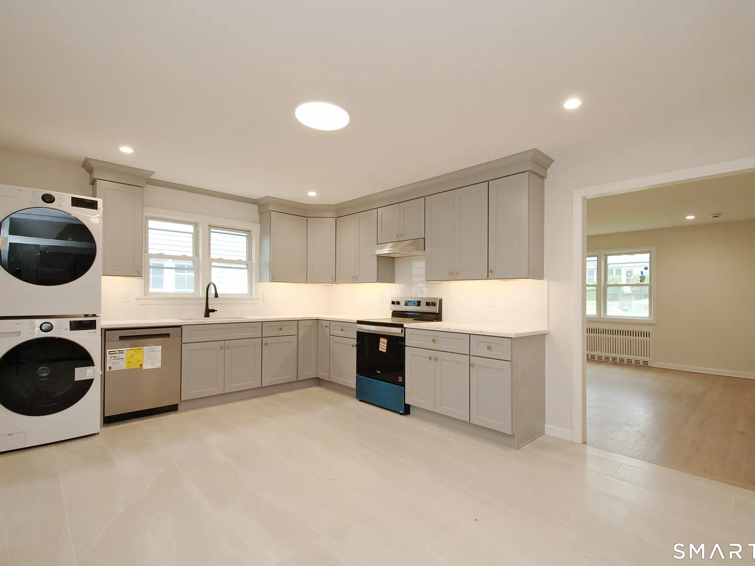 3 bed, 2.0 bath, 1480 sqft, $3,950 — Photo 1