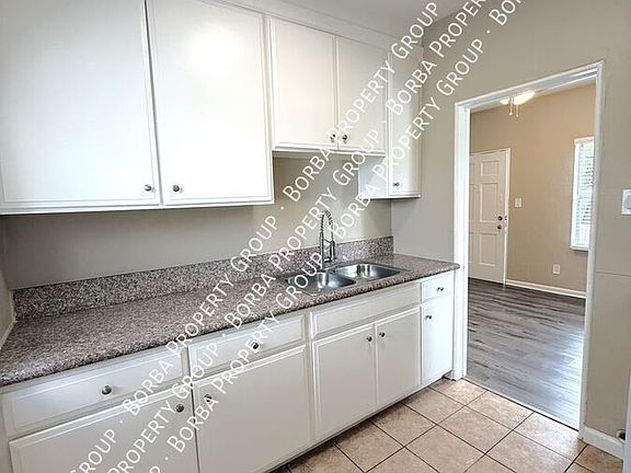 3rd image of 767 E Sunrise Blvd APT 5