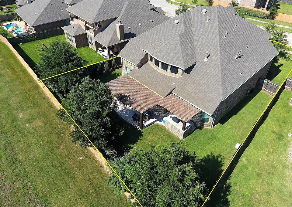 1st image of 979 Astoria Ln