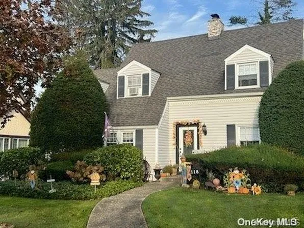 118 Manor Avenue, Hempstead, NY 11550