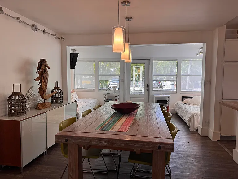 803 Oceana Ave — Photo 9