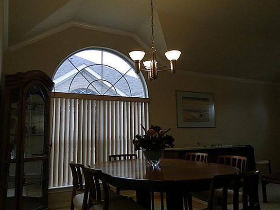 5th image of 5770 Walnut Creek Dr