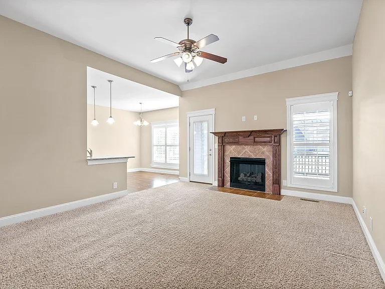 126 Parkland Cir — Photo 4