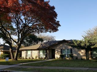 3229 Flowerdale Ln, Dallas, TX 75229