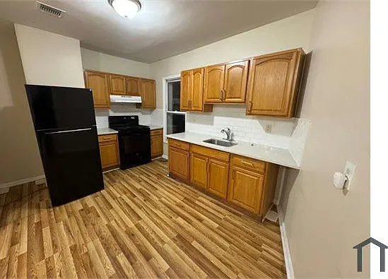 101 Eaton Pl #3 — Photo 1