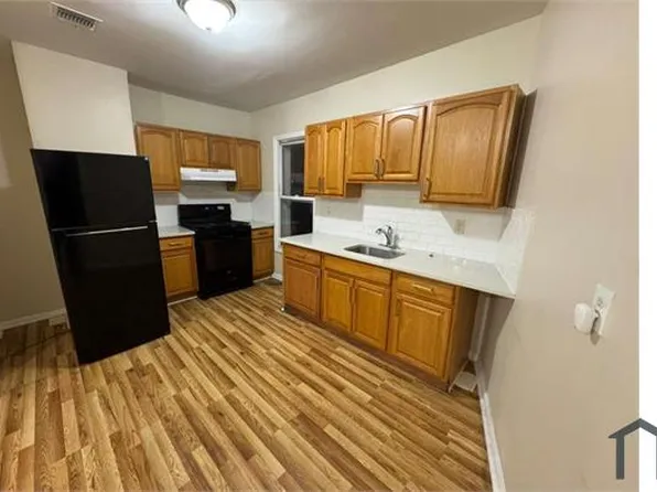 101 Eaton Pl Floor 3, East Orange, NJ 07017