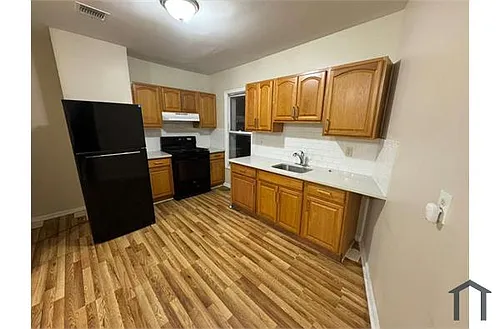 101 Eaton Pl #3 Photo 1