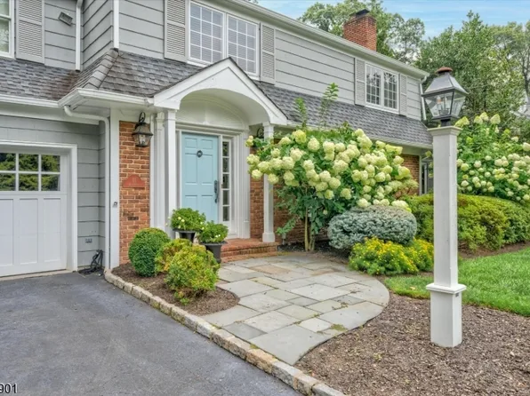 11 Dellwood Ave, Chatham Boro, NJ 07928