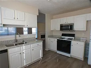 3277 Crossfield Ln — Photo 5