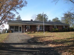 400 Brookwood Rd, Wirtz, VA 24184