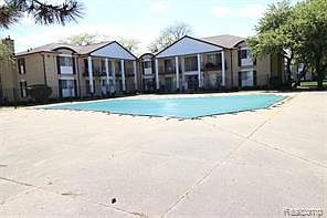 2nd image of 29257 Hayes Rd APT J-6