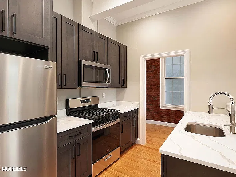 14 W Front St #2R