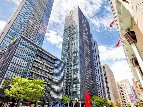 110 Charles St E #1406, Toronto, ON M4Y 1T5