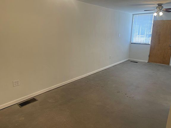 3rd image of 301 Graceland Dr SE Suite E