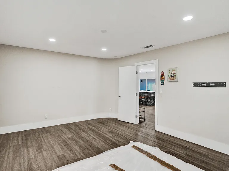 343 Layne Blvd — Photo 11
