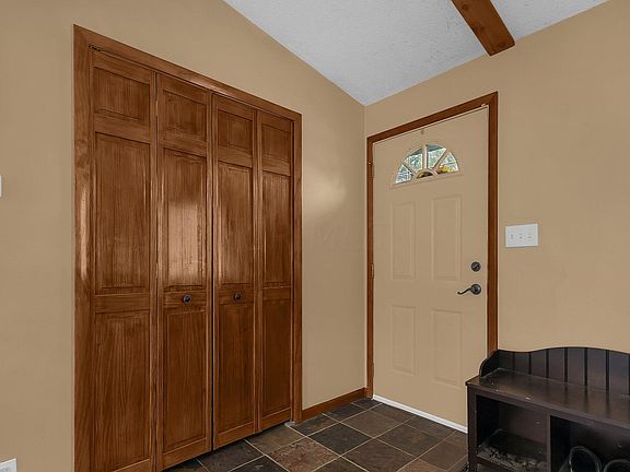 3rd image of 1293 Hilton Dr