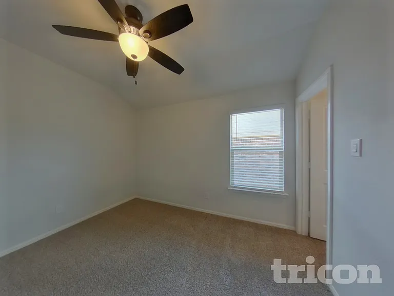 9216 Castorian Dr — Photo 12