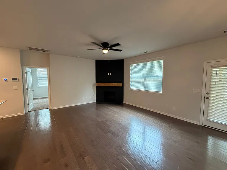 1103 Black Oak Dr — Photo 6