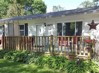 4412 Ozark St NE, Cedar Rapids, IA 52402