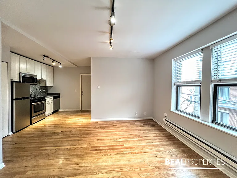 2834 W Palmer St — Photo 13