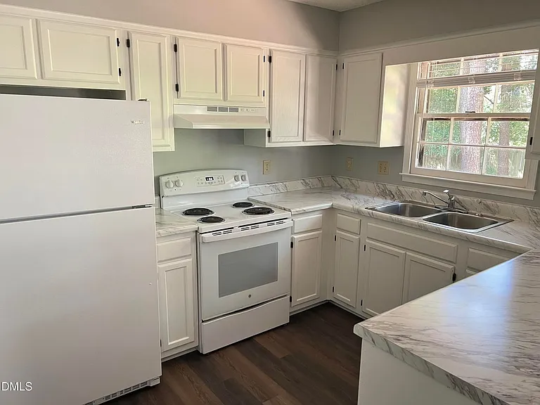 200 Lake Pine Dr — Photo 9