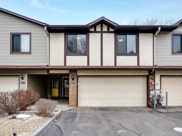 8834 N Maplebrook Ct, Brooklyn Park, MN 55445
