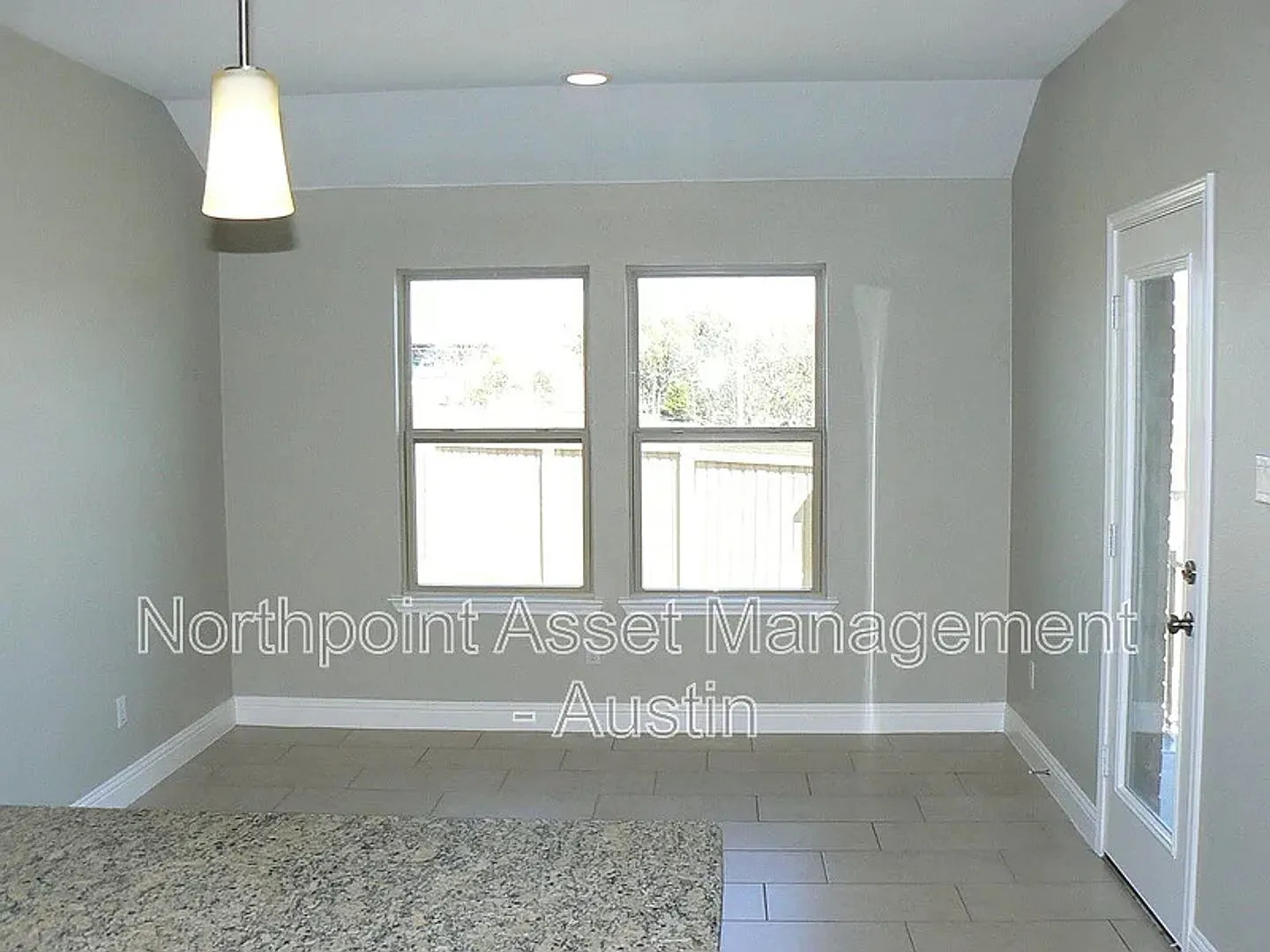 Coming Soon! 3 BR/2BA | Single Family Home | 1-Car Garage Parking | Huge yard! — Photo 3