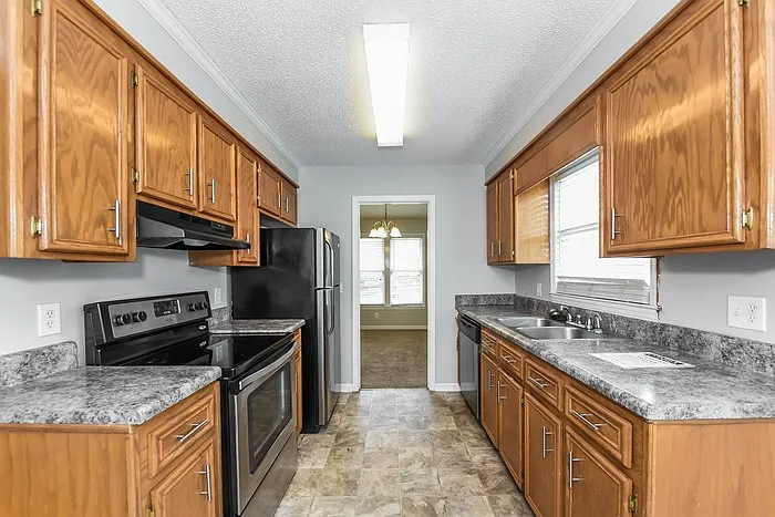 208 Colchester Dr — Photo 6