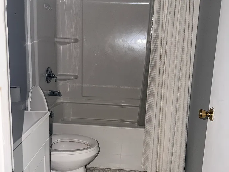 210 Edison Ave — Photo 8