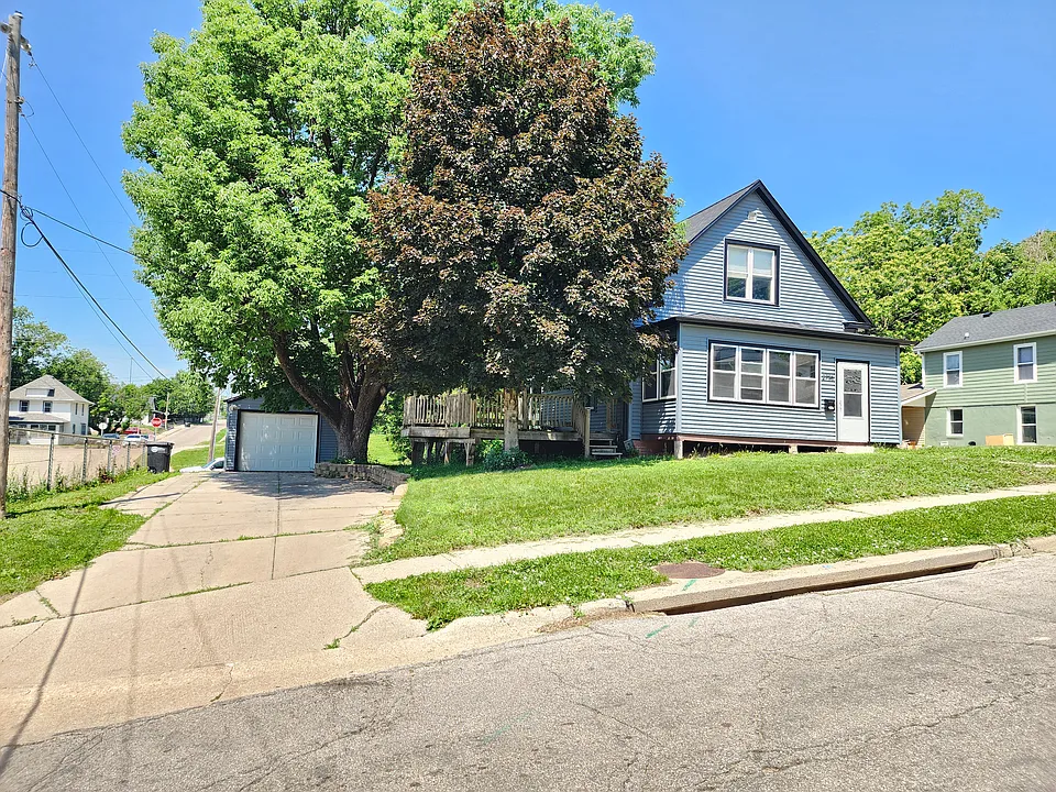 2796 S 9th St