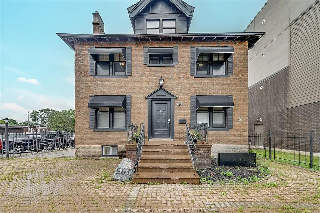 Building Photo - 961 Ouellette Ave #2