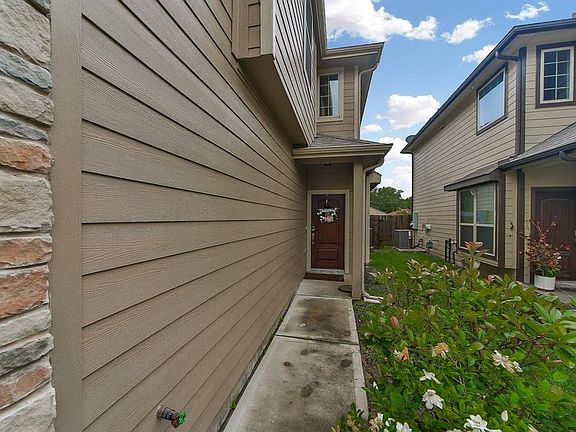 3rd image of 6428 Stoney Creek Dr