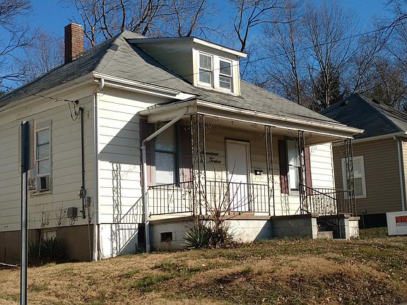 2nd image of 1712 Woodlawn Ave