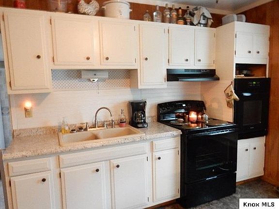 3rd image of 1106 W Vine St