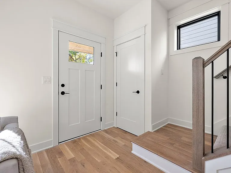 1742 Fischer St — Photo 6