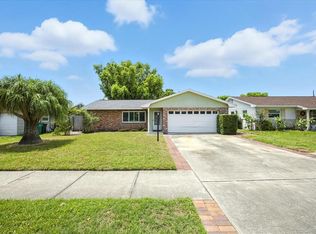 8422 Oakhurst Rd, Seminole, FL 33776