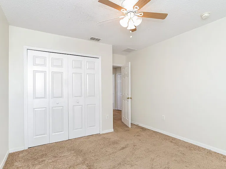 1300 Creekview Ct — Photo 13