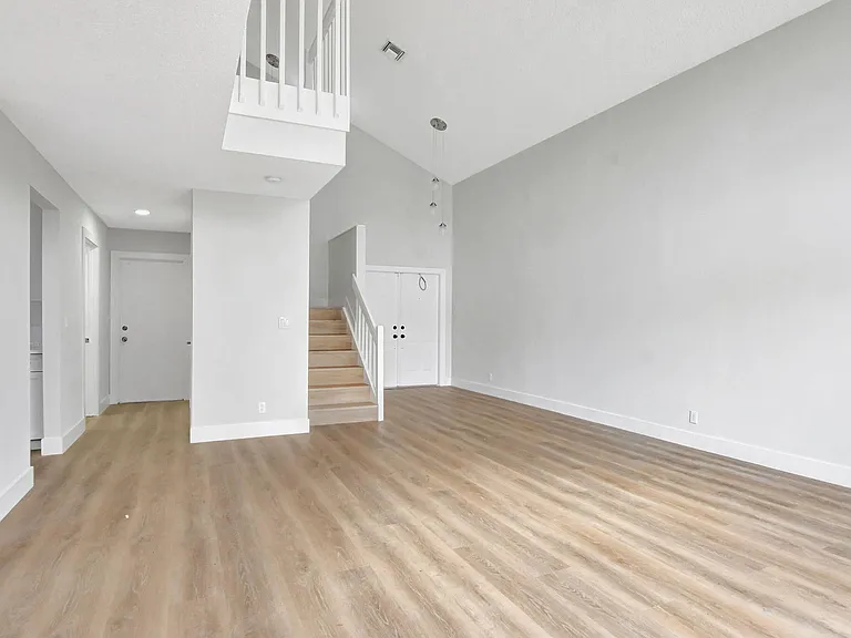 21391 Millbrook Ct — Photo 16