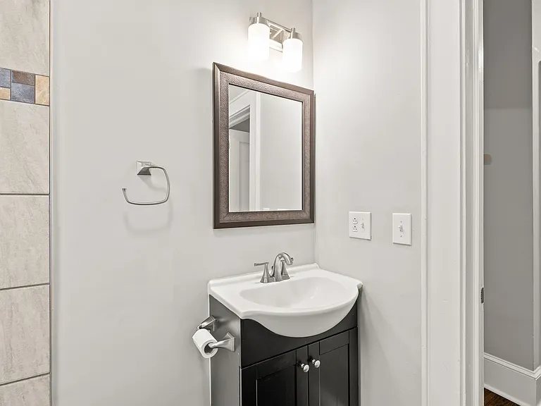 2318 E 7th St #2 — Photo 24