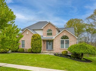 3234 Overlook Dr, Emmaus, PA 18049