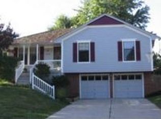 2133 NE Cromwell St, Lees Summit, MO 64086