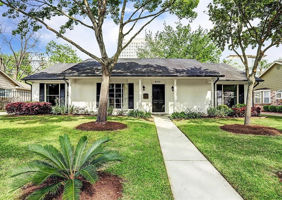 Welcome to 2111 Blue Willow in the neighborhood of Walnut Bend where nearby family friendly park, splash and pool recreation and tennis courts are just a short walk away.  This beautifully renovated home has great curb appeal and gorgeous landscaping!