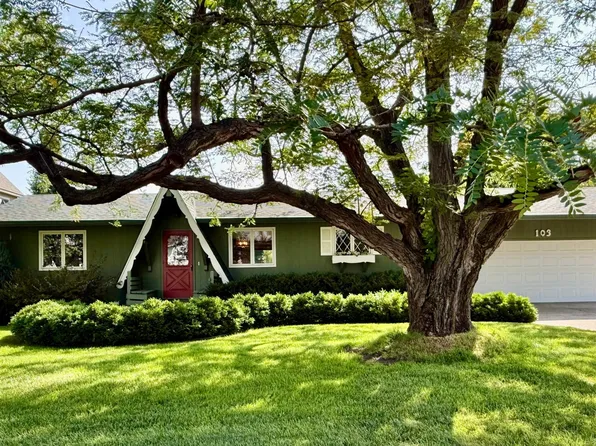 103 Lakeside Dr, Stillwater, MN 55082