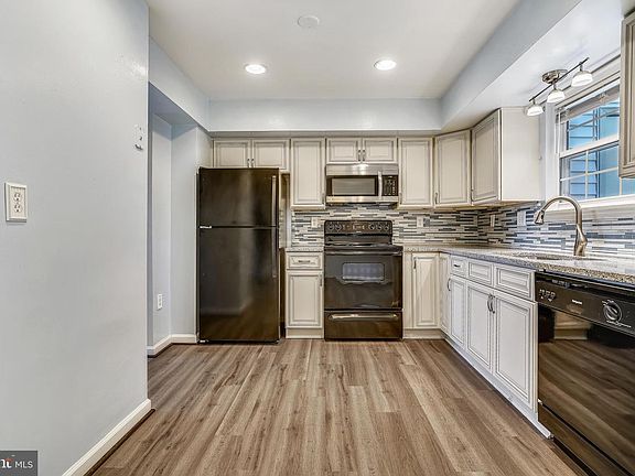 5th image of 12238 Allspice Ct